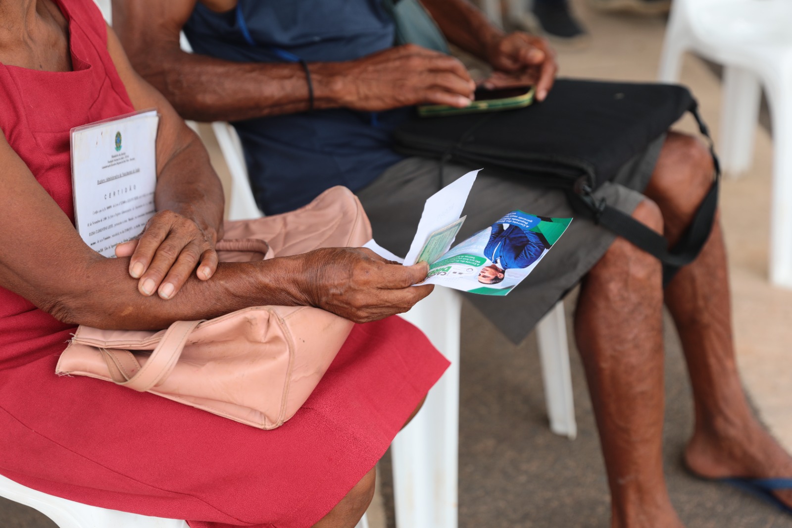 CARRETA DOS DIREITOS:  'Quando o serviço vem para perto fica muito melhor', relata morador durante ação da Carreta dos Direitos no Conjunto Cidadão