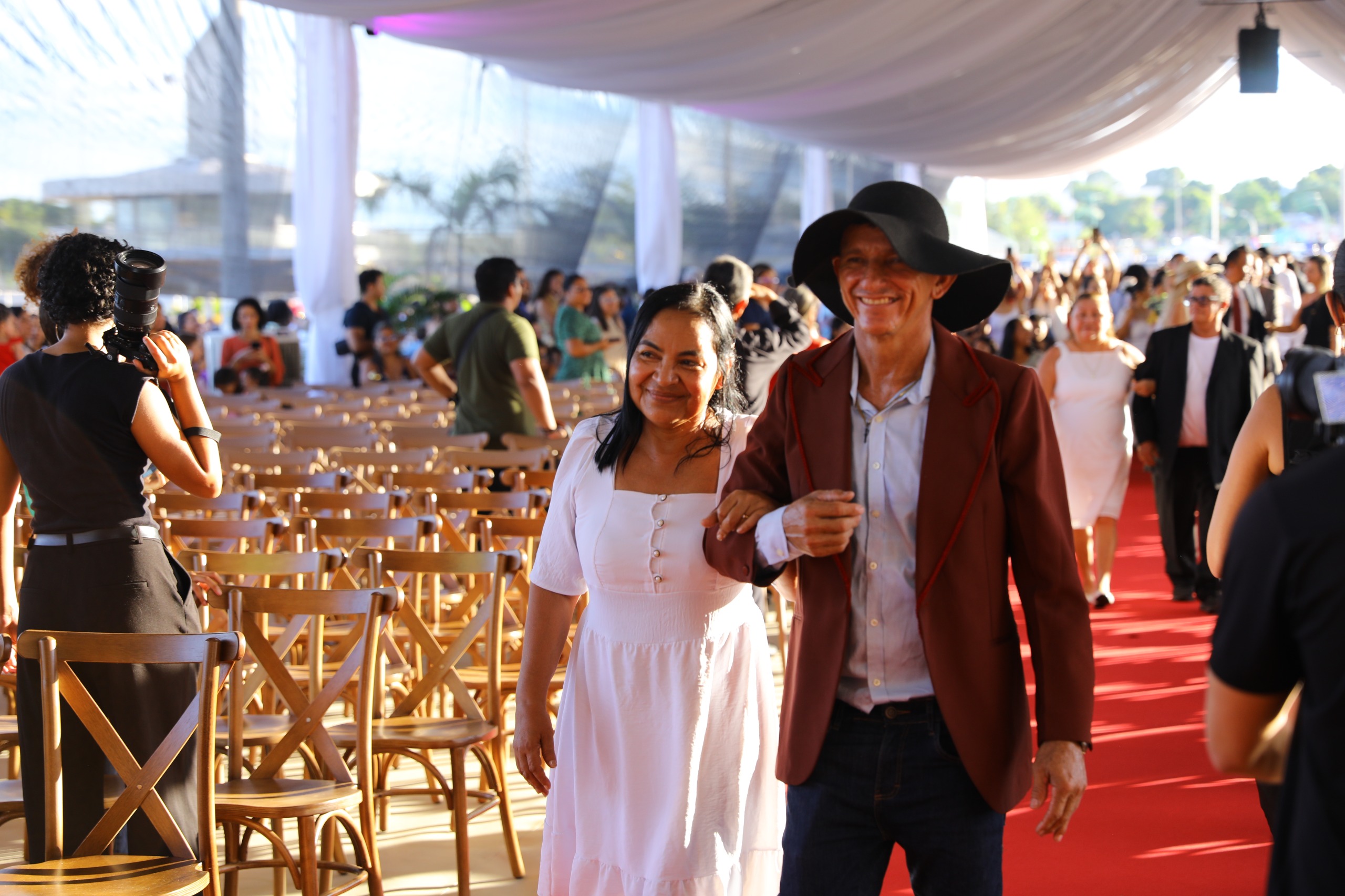 ENFIM, CASADOS! DPE-RR e parceiros celebram união de 258 casais na 4ª edição de casamento coletivo no Parque do Rio Branco