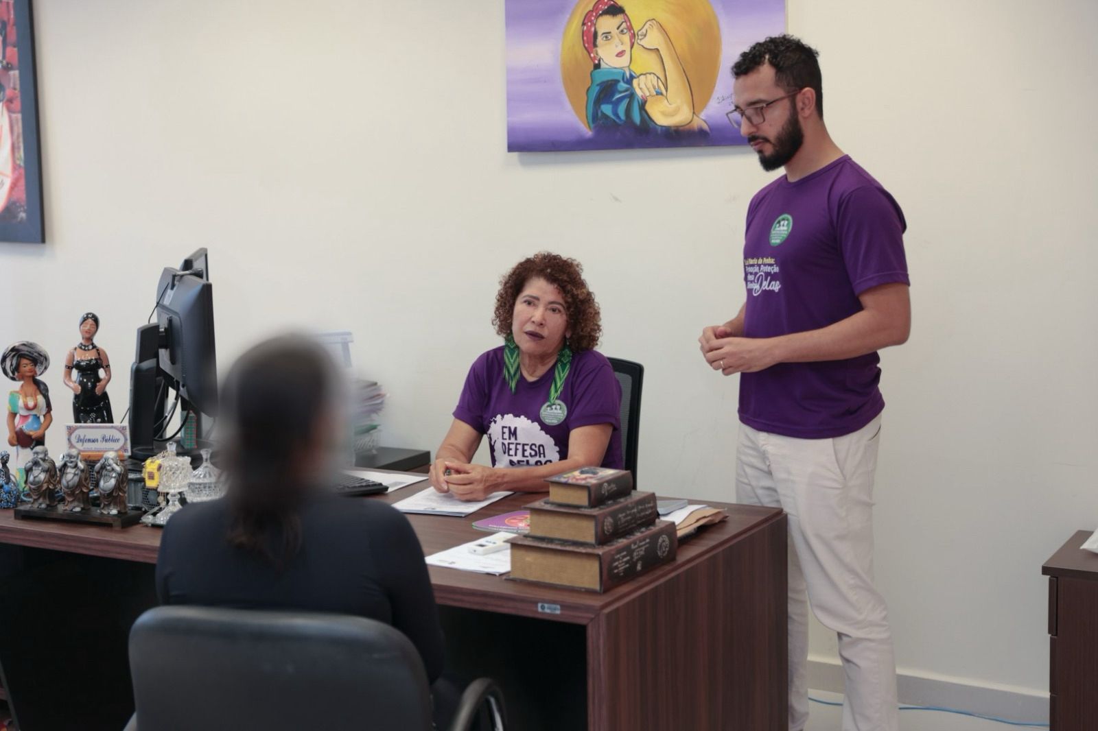 “Atualmente, mais conscientes dos direitos e com apoio, mulheres se sentem encorajadas a denunciar”, diz defensora
