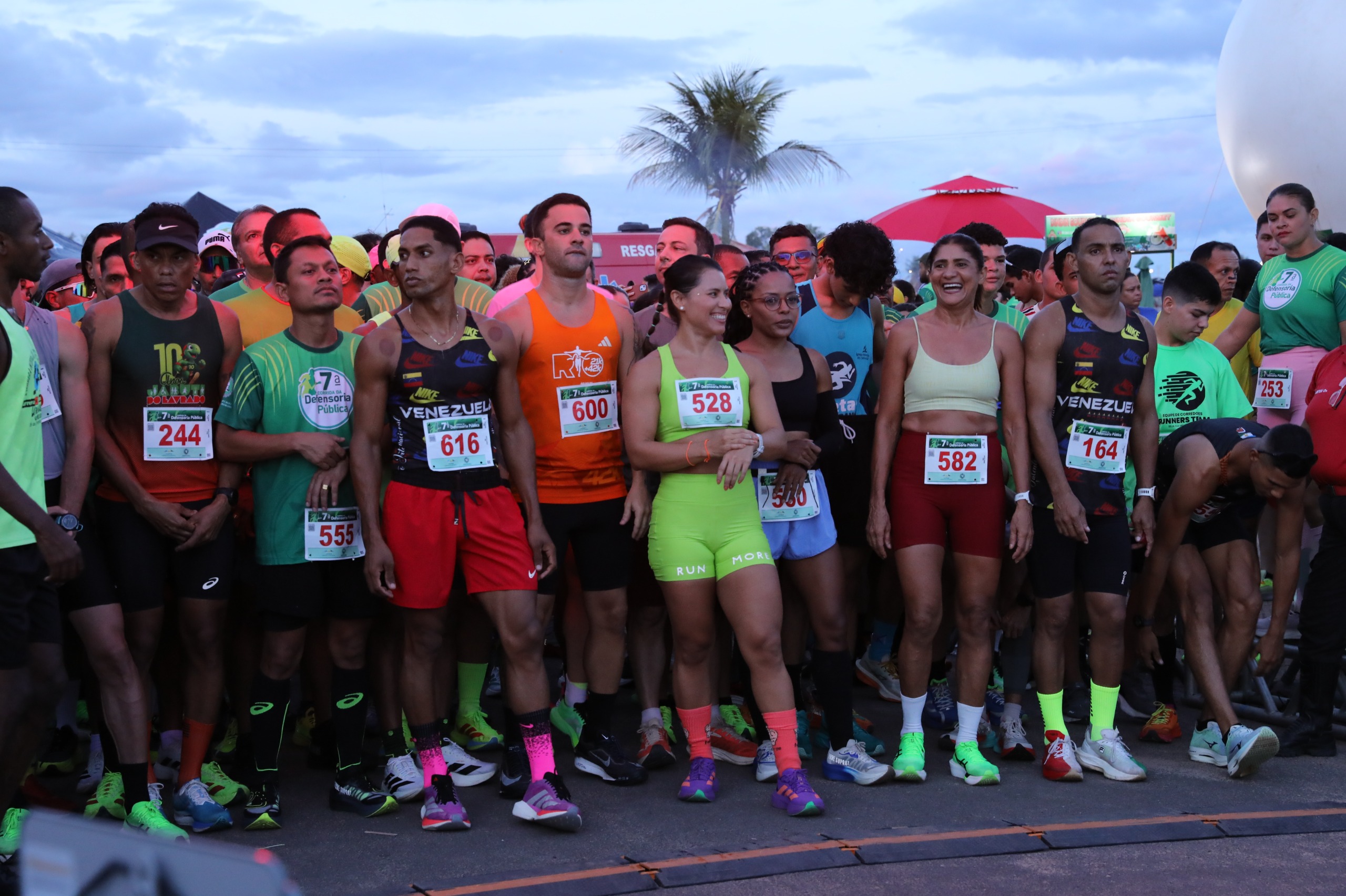 A 7ª Corrida da Defensoria e a 3ª Corridinha Kids reuniram cerca de 2 mil pessoas no Parque Anauá, em Boa Vista 