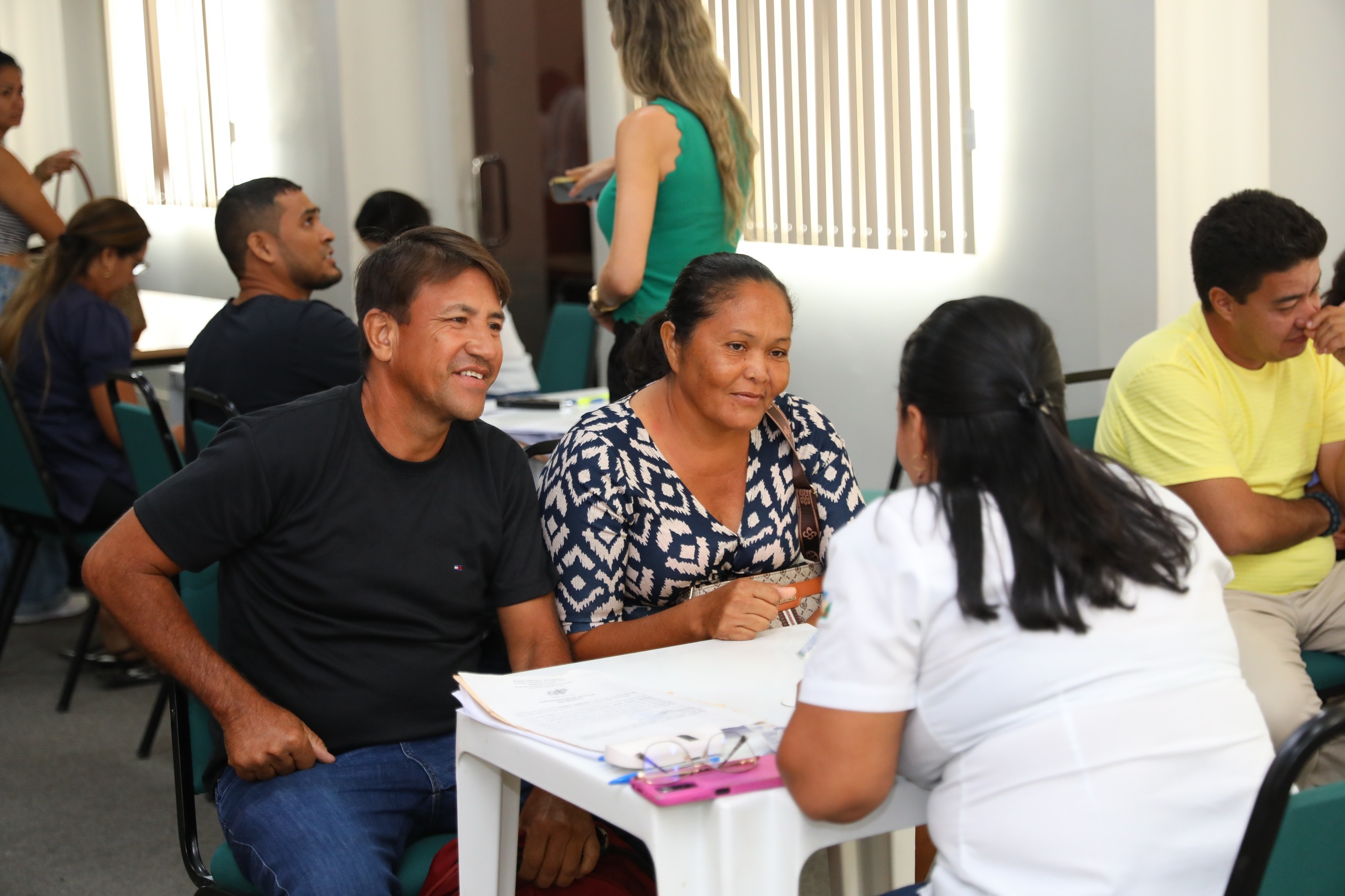 Durante as inscrições, os casais receberam atendimento individual para esclarecer dúvidas e apresentar a documentação