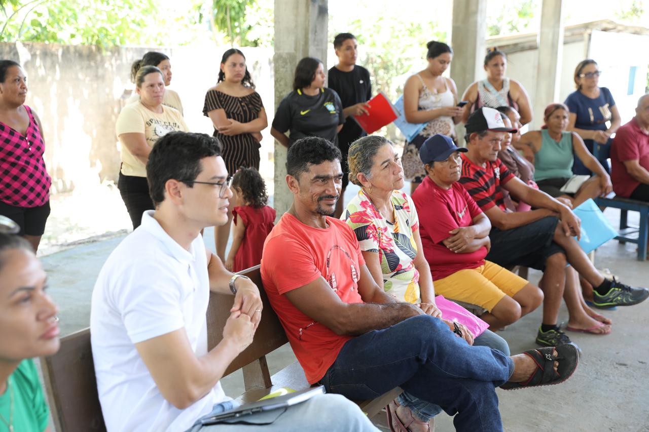 Moradores da Vila Vista Alegre foram ouvidos pela equipe da Defensoria durante a visita à comunidade 