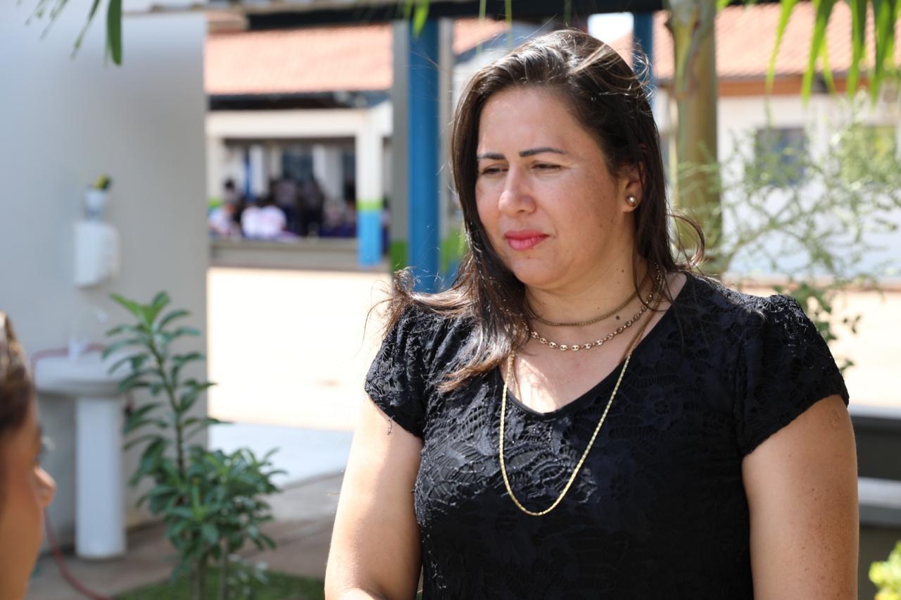 A coordenadora pedagógica do CEM III, Neiva Duarte, avalia a parceria com a Defensoria como uma oportunidade de levar discussões importantes para dentro da sala de aula