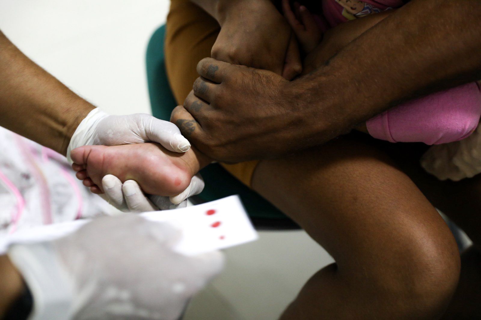 Coleta de exames de DNA para reconhecimento de paternidade realizado na DPE-RR