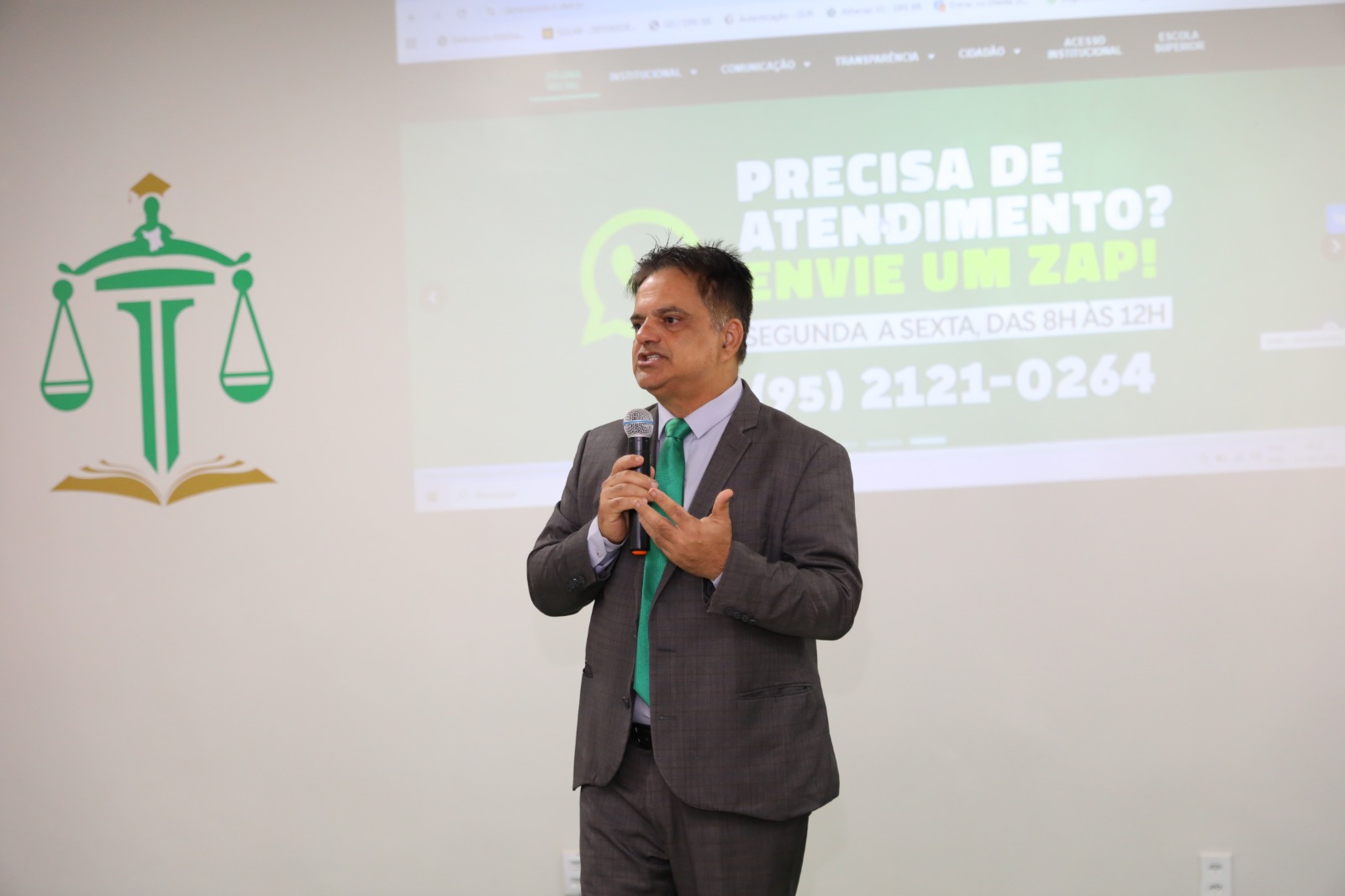 Recepção de novos estagiários contou com a presença da administração superior e direção da ESDEP