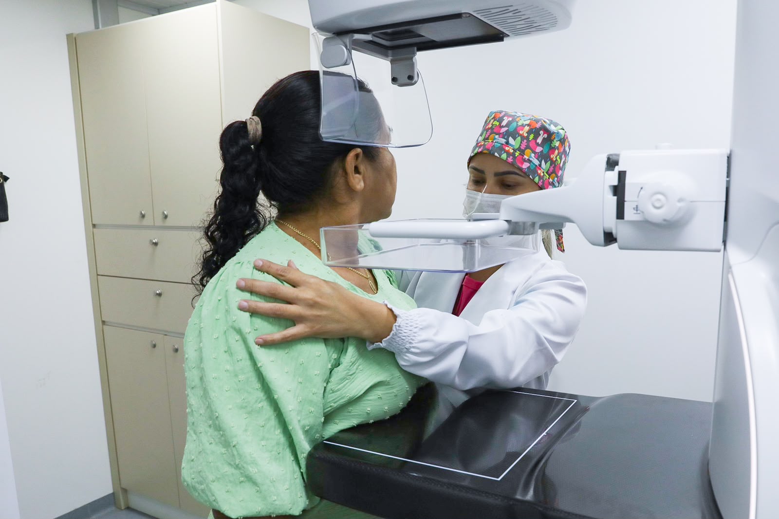 O Outubro Rosa é dedicado à conscientização sobre o câncer de mama, com foco na importância da prevenção