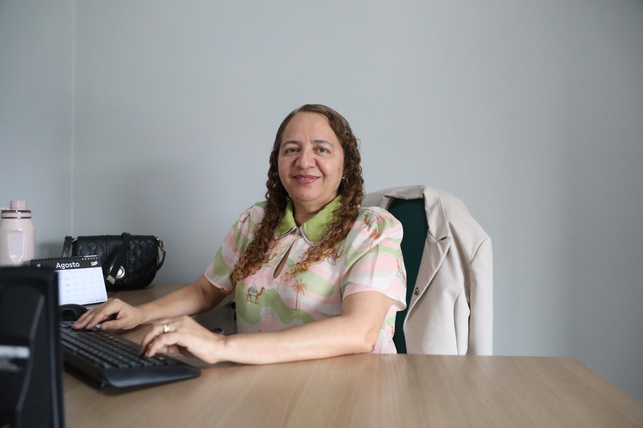 Defensora pública e coordenadora do projeto Vestindo Sonhos, Elceni Diogo