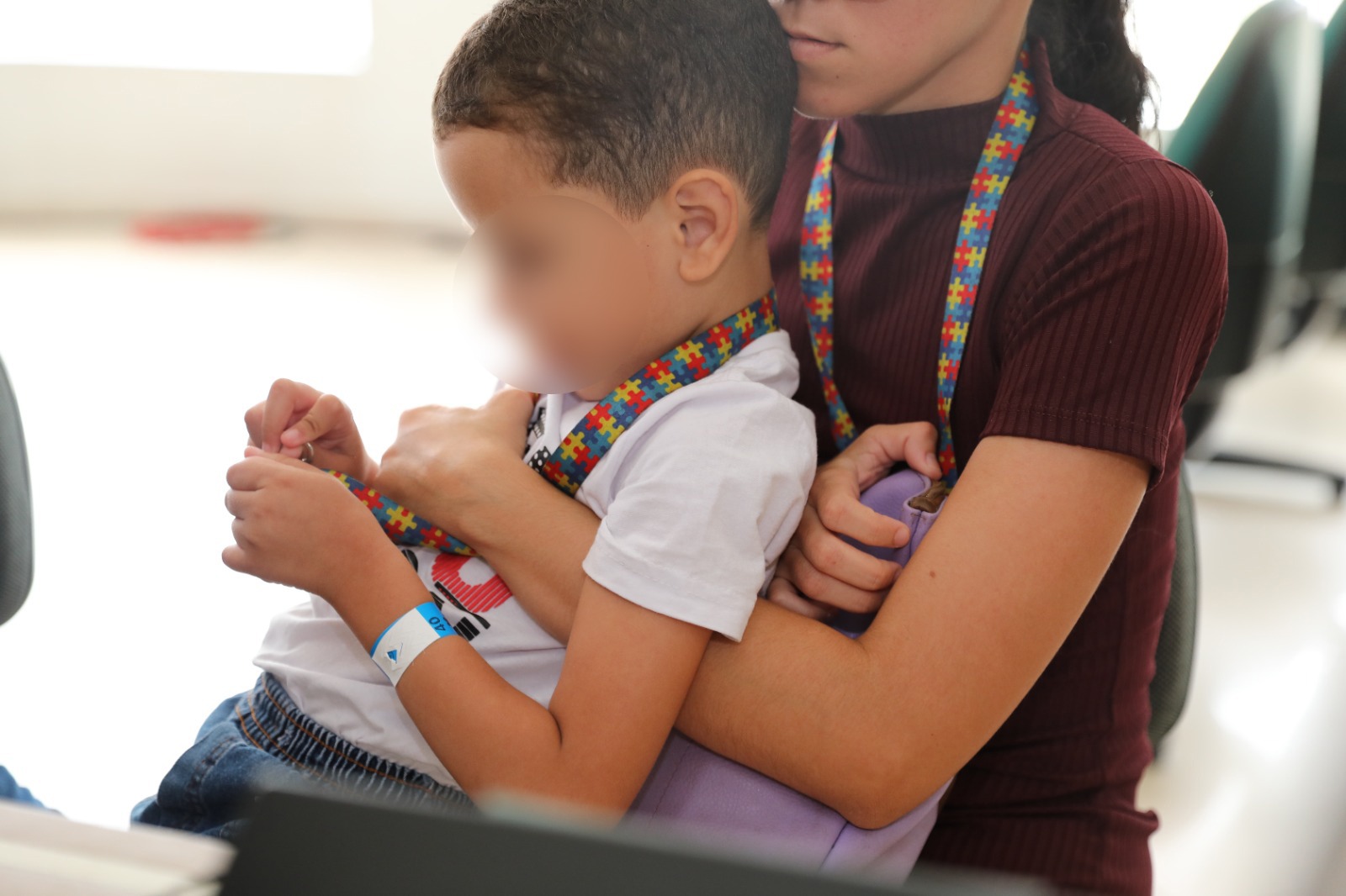 ORGULHO AUTISTA: DPE-RR orienta famílias sobre os direitos de crianças e adolescentes com autismo