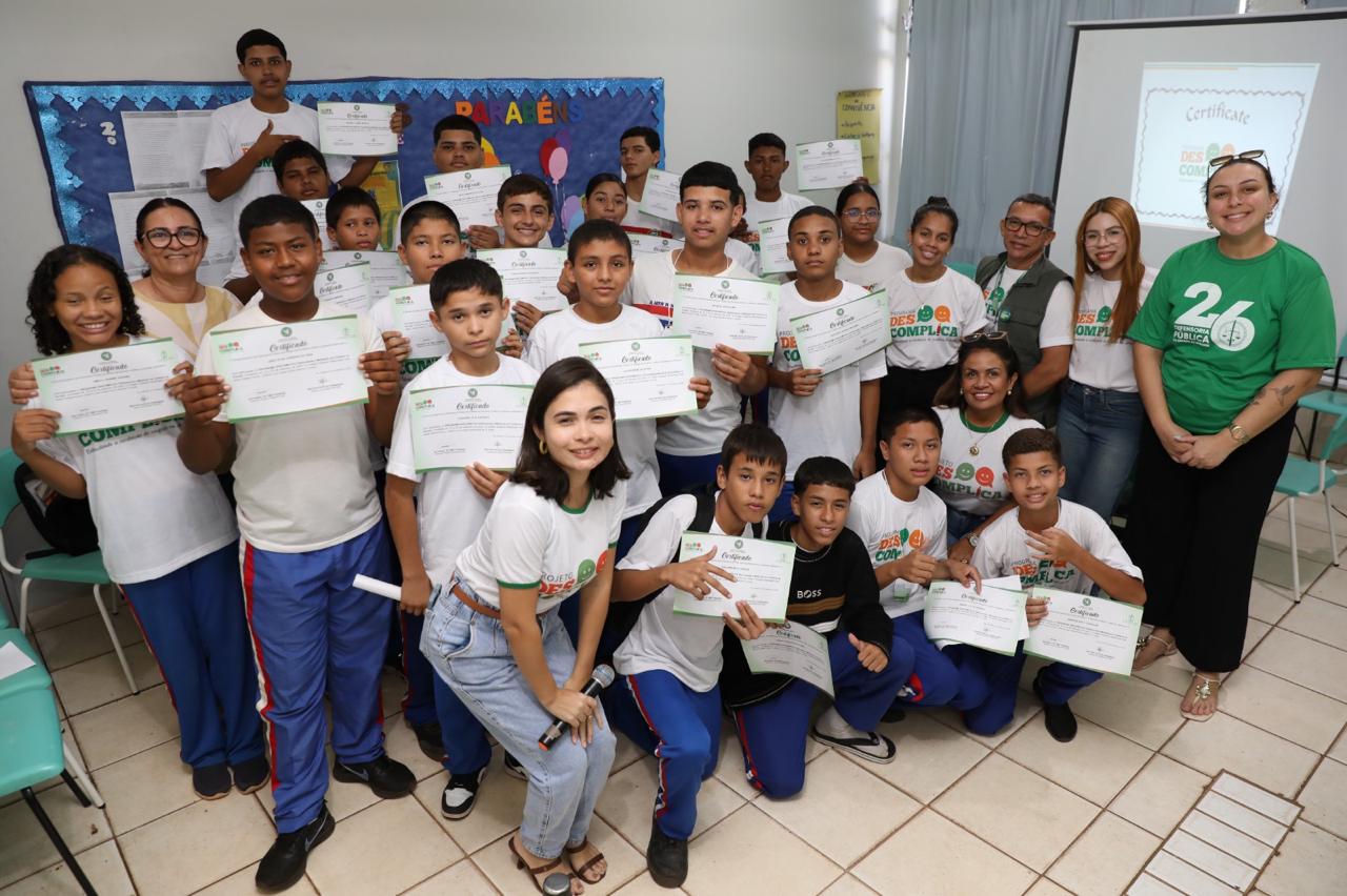 DESCOMPLICA: DPE-RR promove reflexão sobre bullying e diálogo no encerramento de projeto em escola no Cidade Satélite